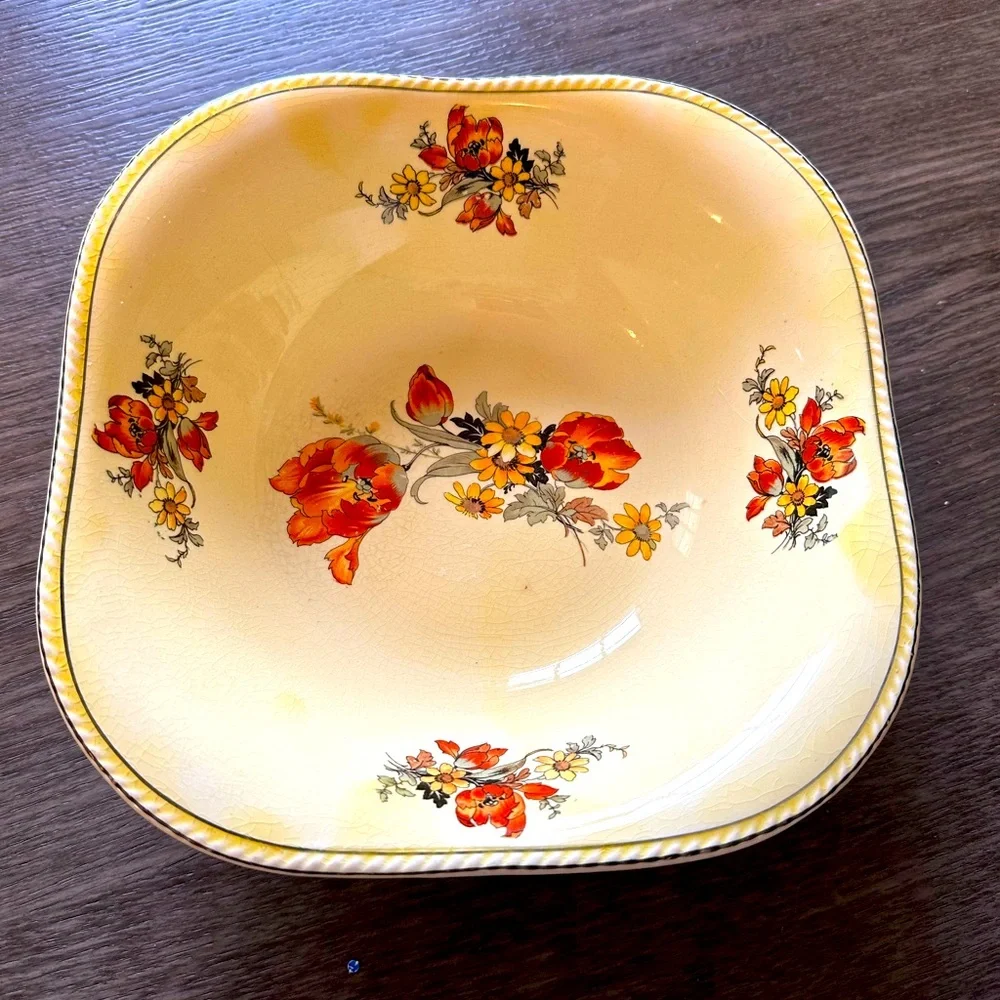 Crown Pottery serving bowl‎